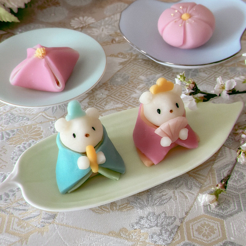 ひな飾りの上生菓子