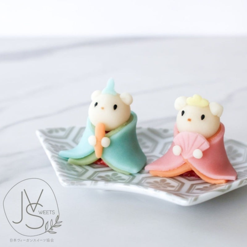 ひな飾りの上生菓子